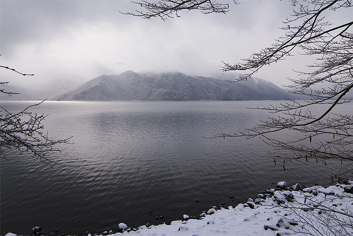 nikko chuzenji lake winter
